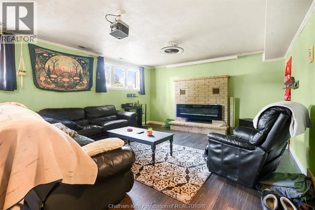 11 Duff CRESCENT