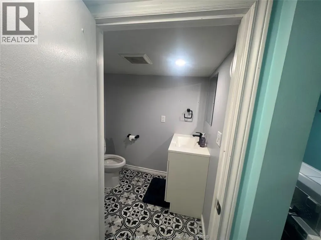 2264 HOWARD #BASEMENT