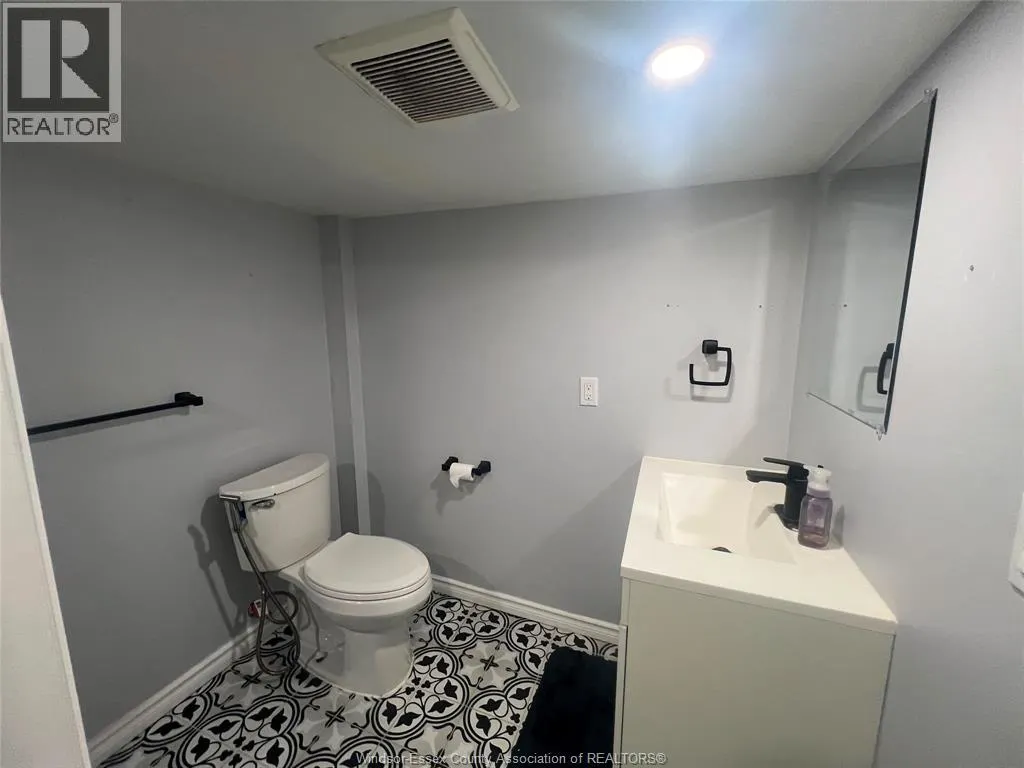 2264 HOWARD #BASEMENT