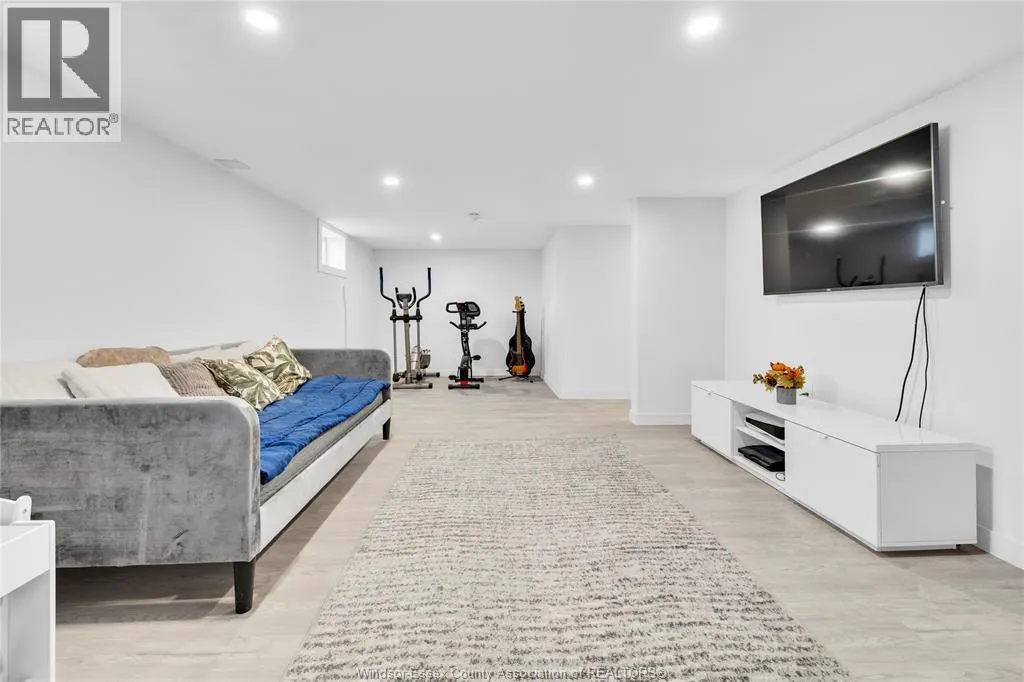 7565 St. Rose