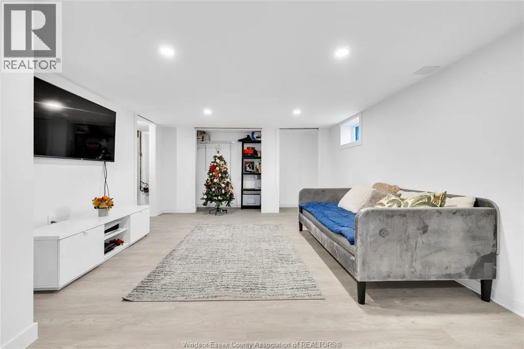 7565 St. Rose