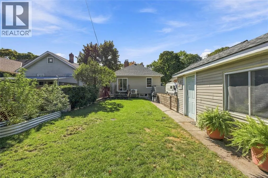 272 KATHLEEN AVENUE