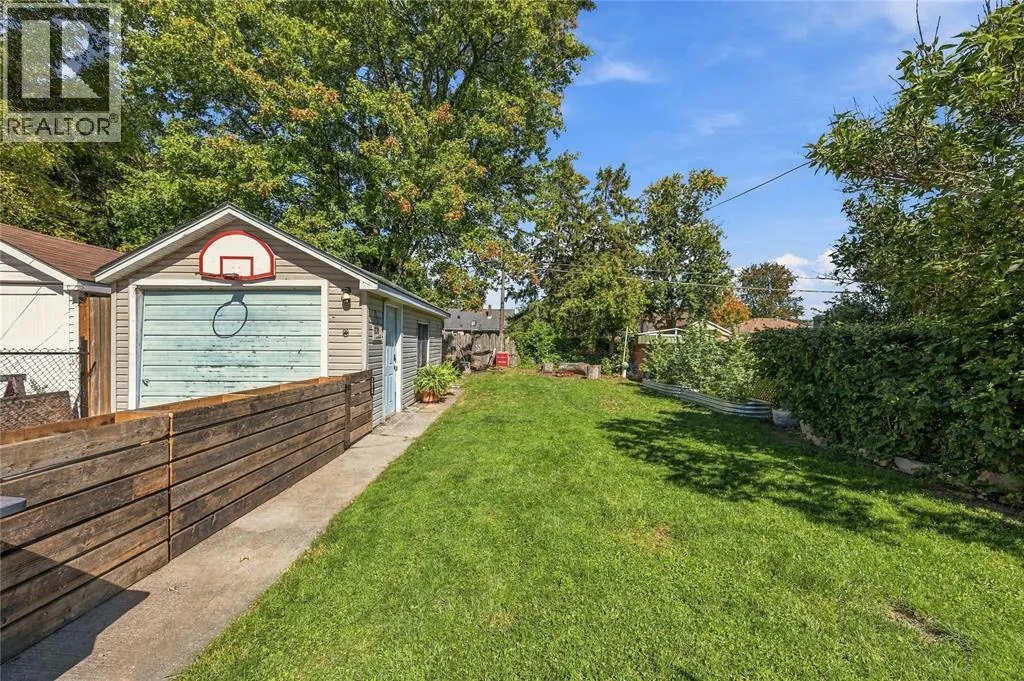 272 KATHLEEN AVENUE