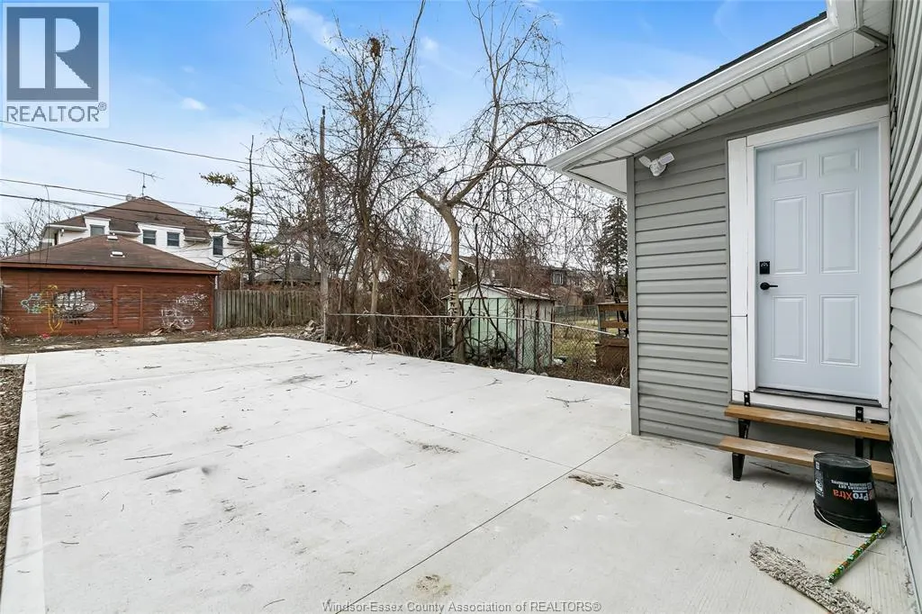 515 BRIDGE AVENUE