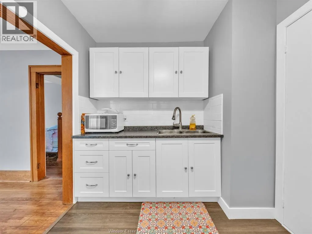 1673 Cadillac STREET