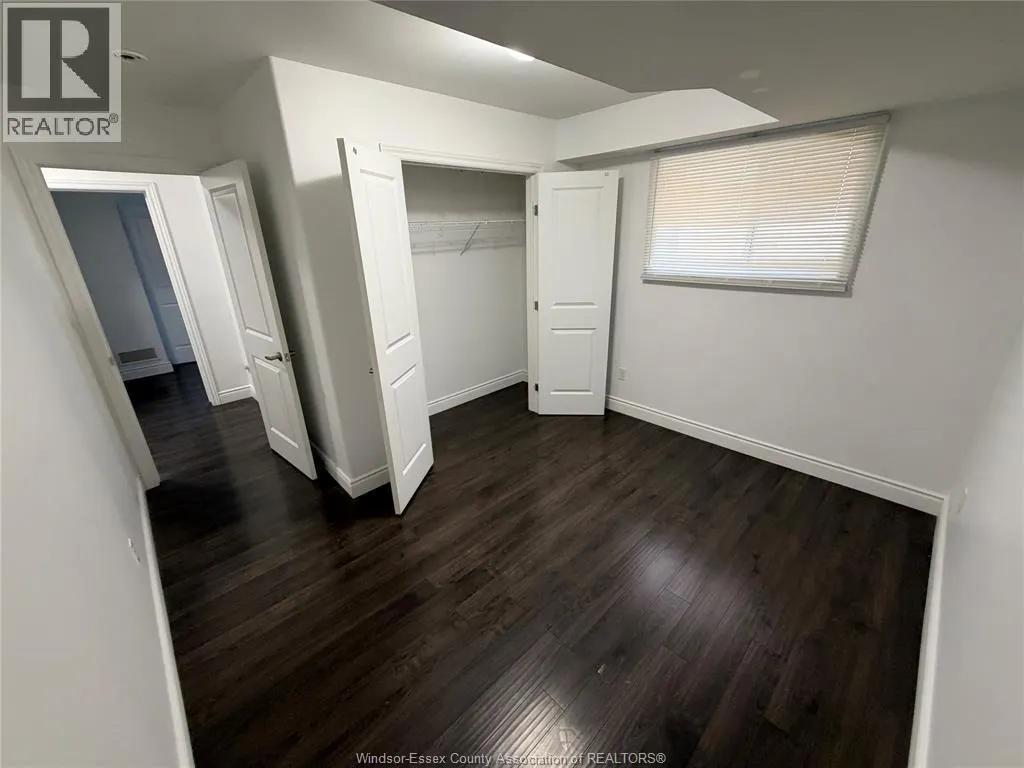 1196 EASTLAWN