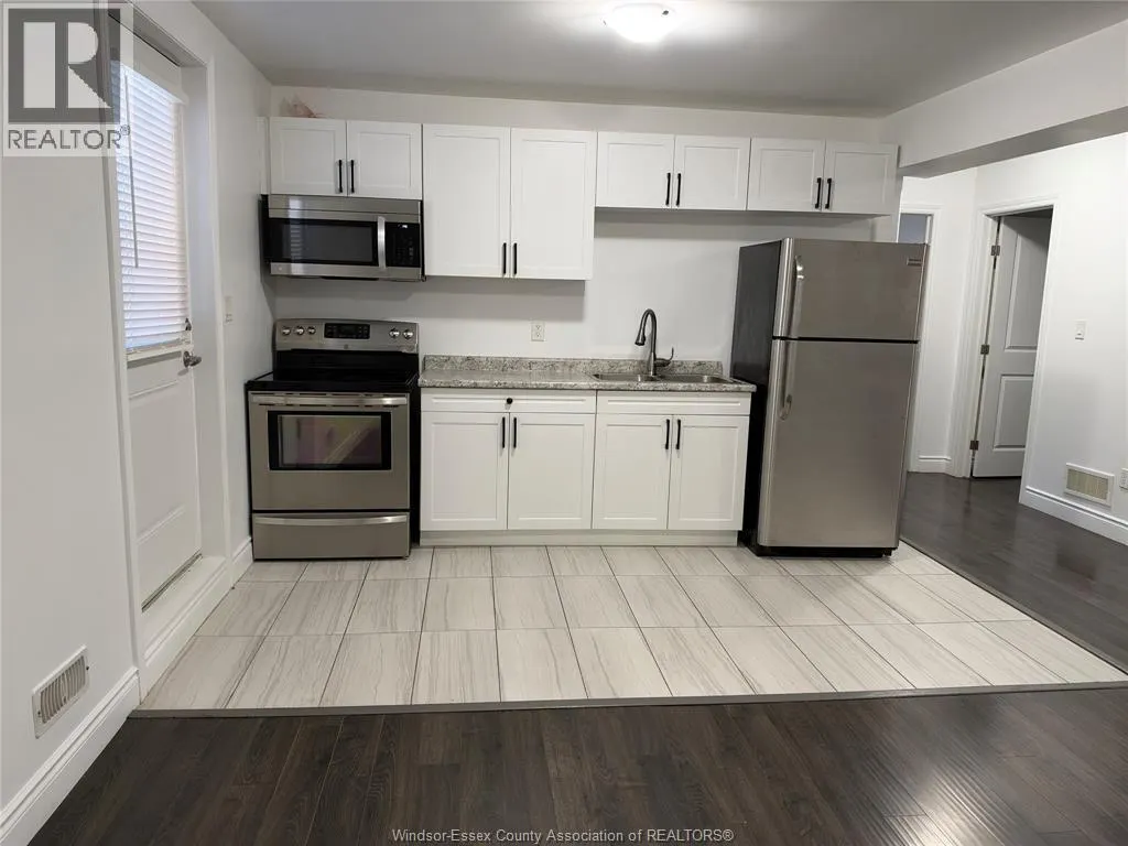 1196 EASTLAWN