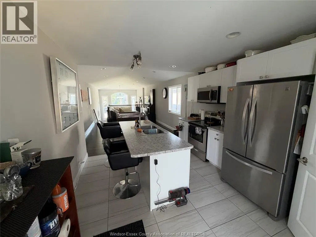 1196 EASTLAWN