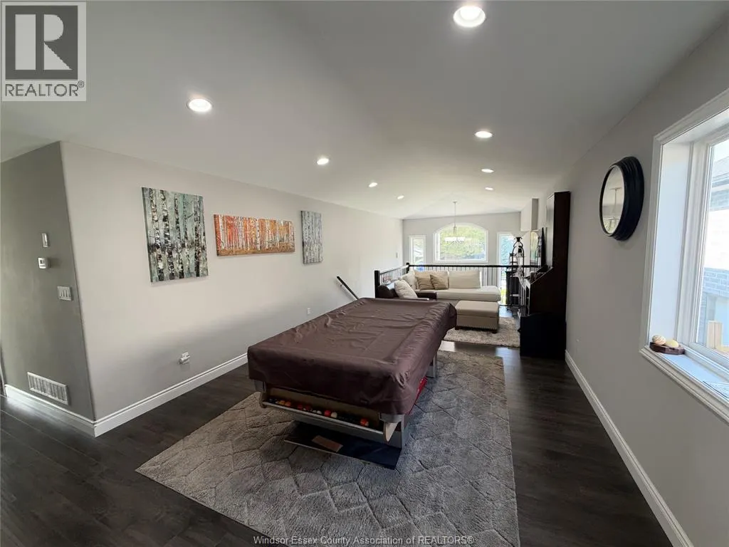 1196 EASTLAWN