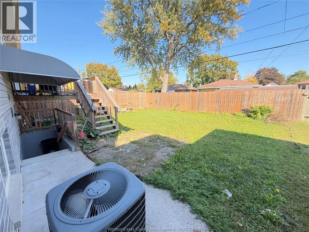 1196 EASTLAWN