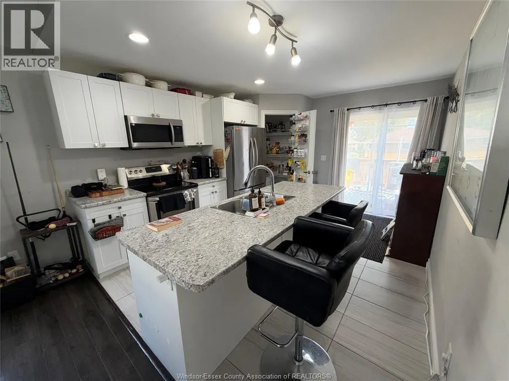 1196 EASTLAWN