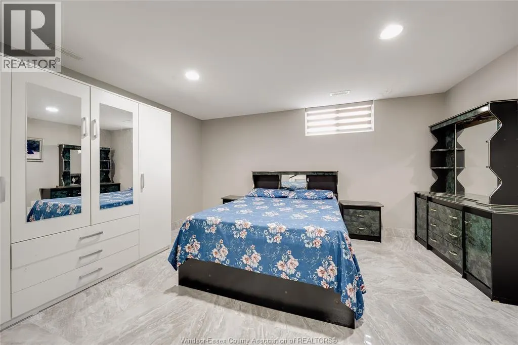 1140 REGENCY CRESCENT
