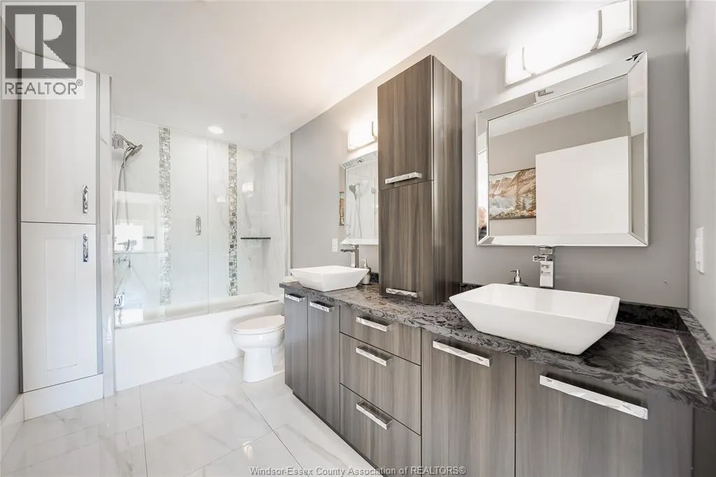 1140 REGENCY CRESCENT
