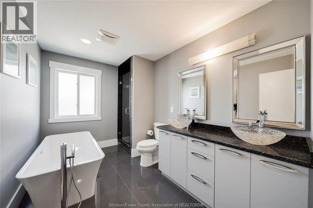1140 REGENCY CRESCENT