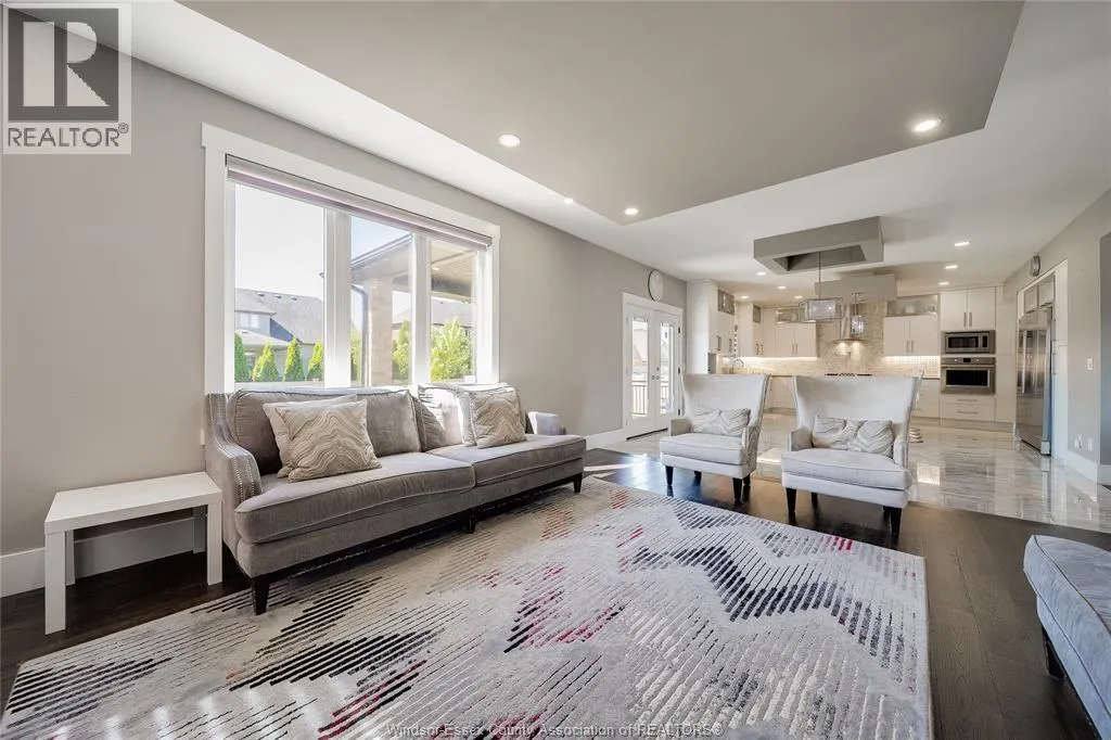 1140 REGENCY CRESCENT