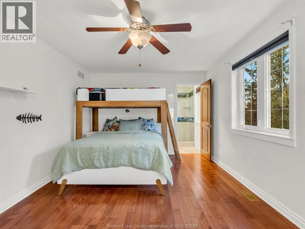 427 EAST RUSCOM RIVER