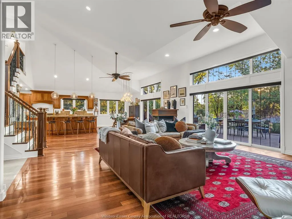 427 EAST RUSCOM RIVER