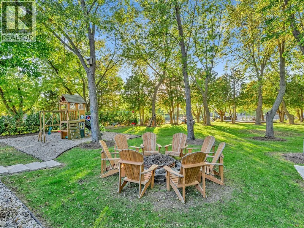 427 EAST RUSCOM RIVER