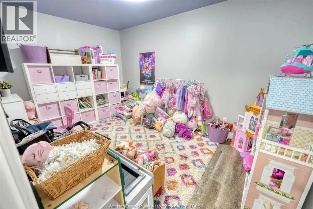 290 CLITHROW STREET