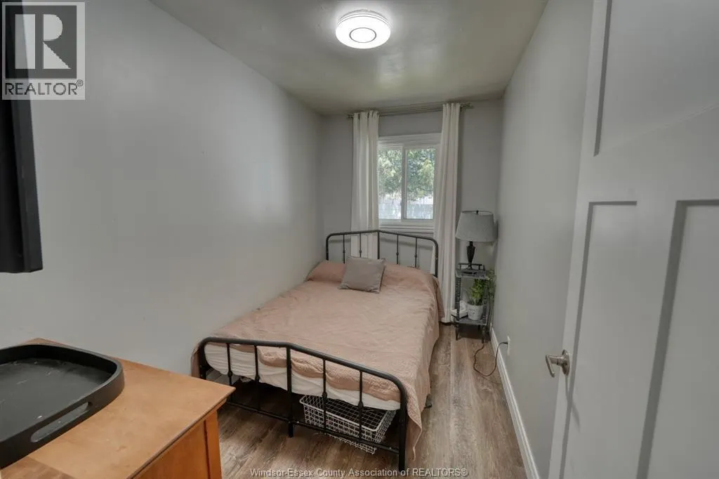 290 CLITHROW STREET