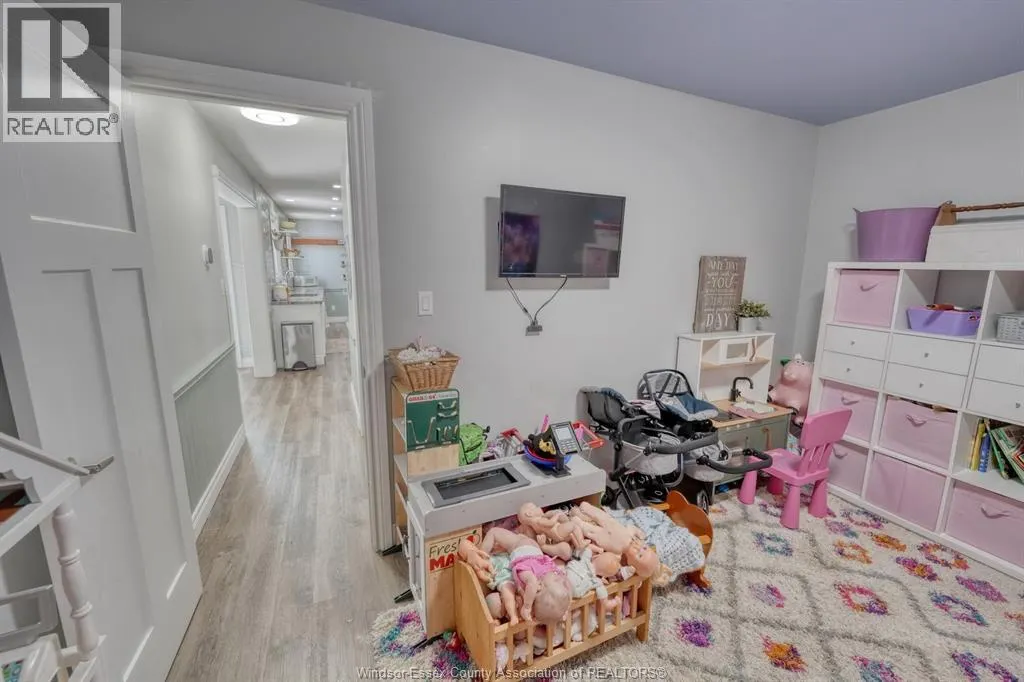 290 CLITHROW STREET