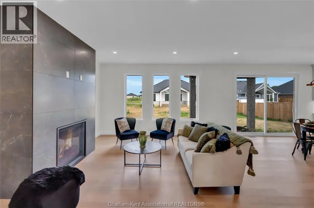 168 Rosewood CRESCENT