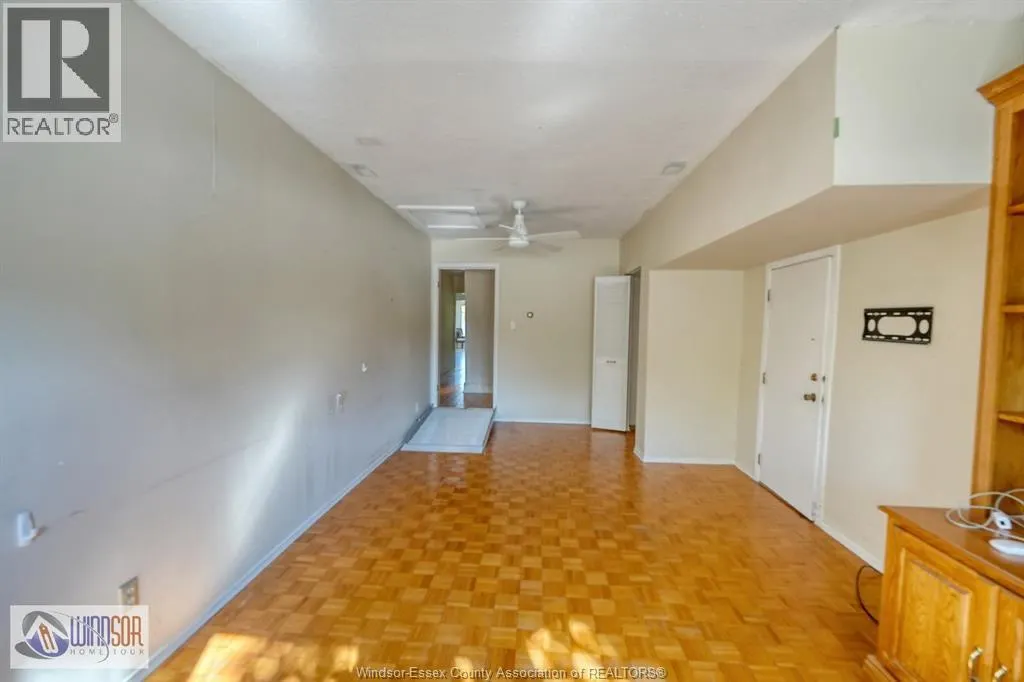 9906 RIVERSIDE DRIVE East
