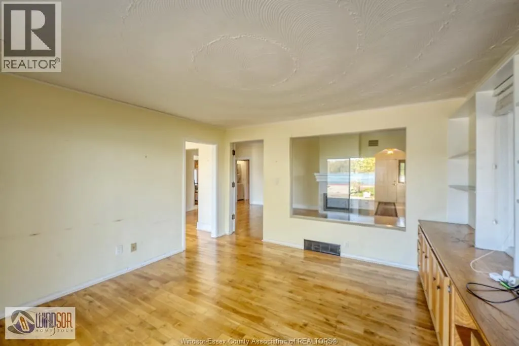 9906 RIVERSIDE DRIVE East