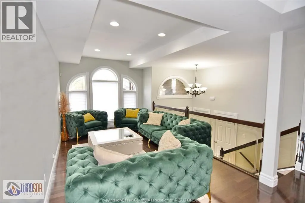 4759 PERIWINKLE CRESCENT Unit# UPPER UNIT A