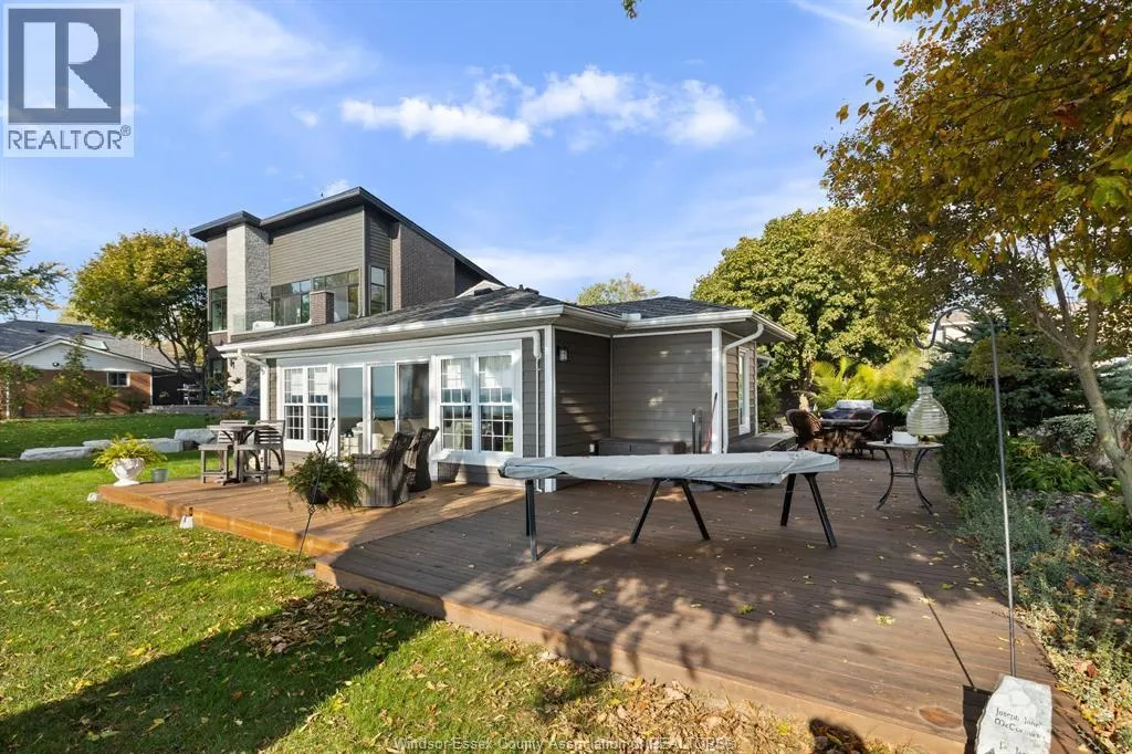 475 LAKECREST COURT