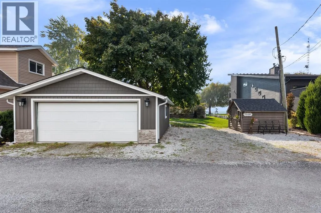 475 LAKECREST COURT