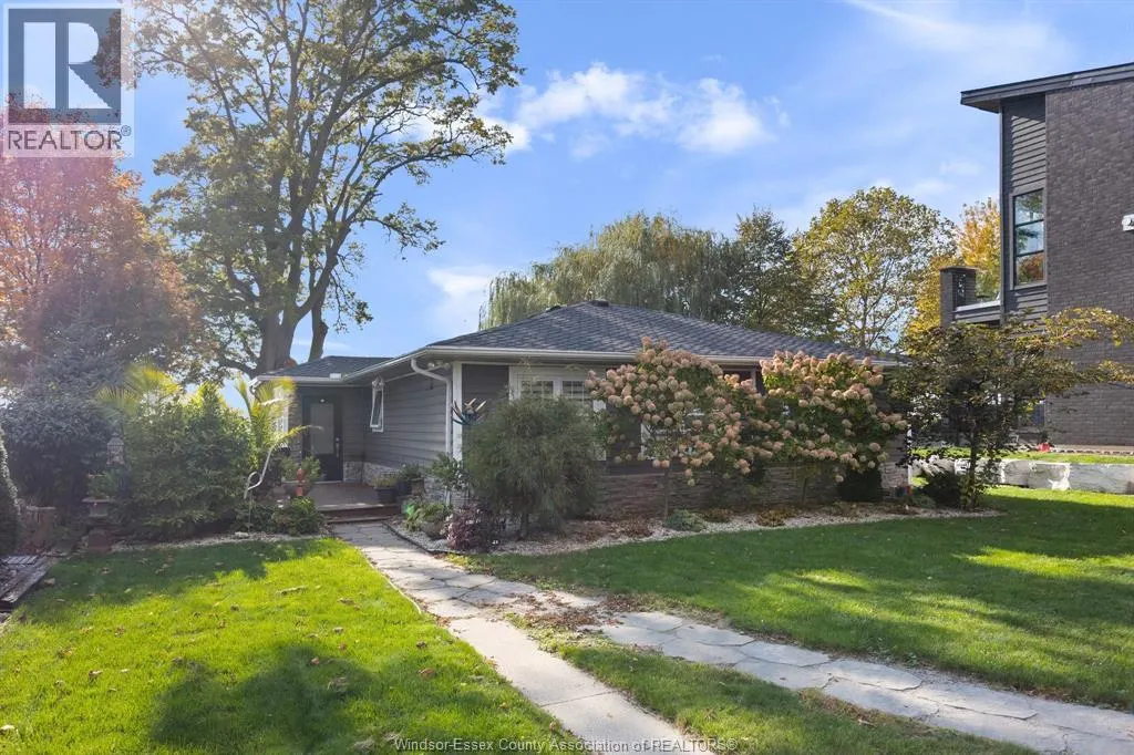 475 LAKECREST COURT