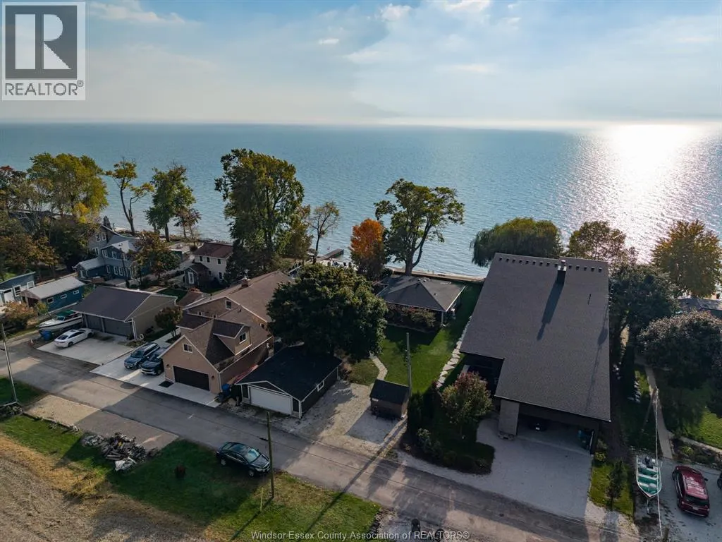 475 LAKECREST COURT