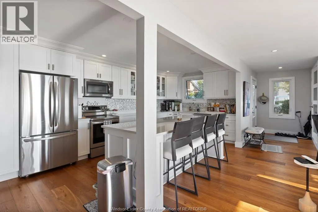 475 LAKECREST COURT
