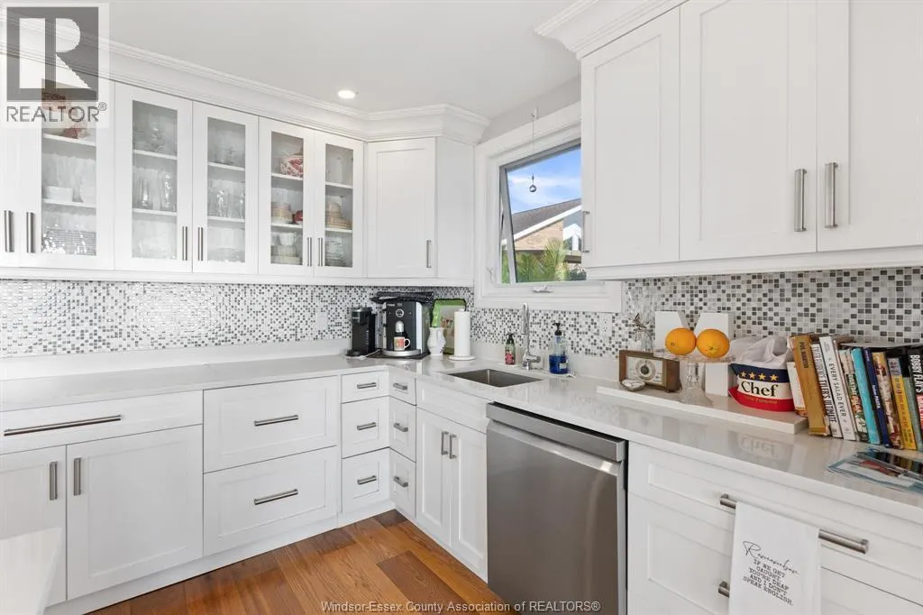 475 LAKECREST COURT