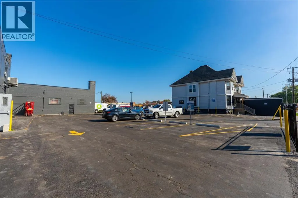 100 CHRISTINA STREET North Unit# A