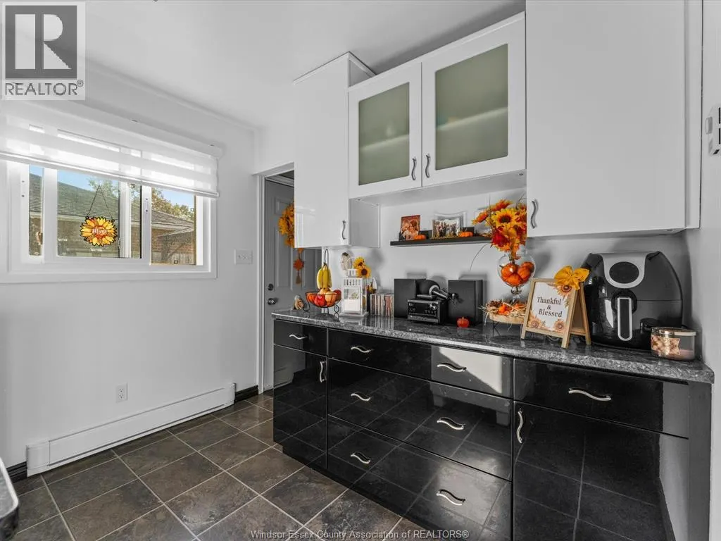 15 Ventnor AVENUE