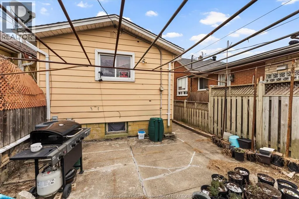 749 GLENGARRY AVENUE