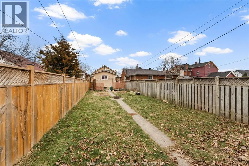 749 GLENGARRY AVENUE