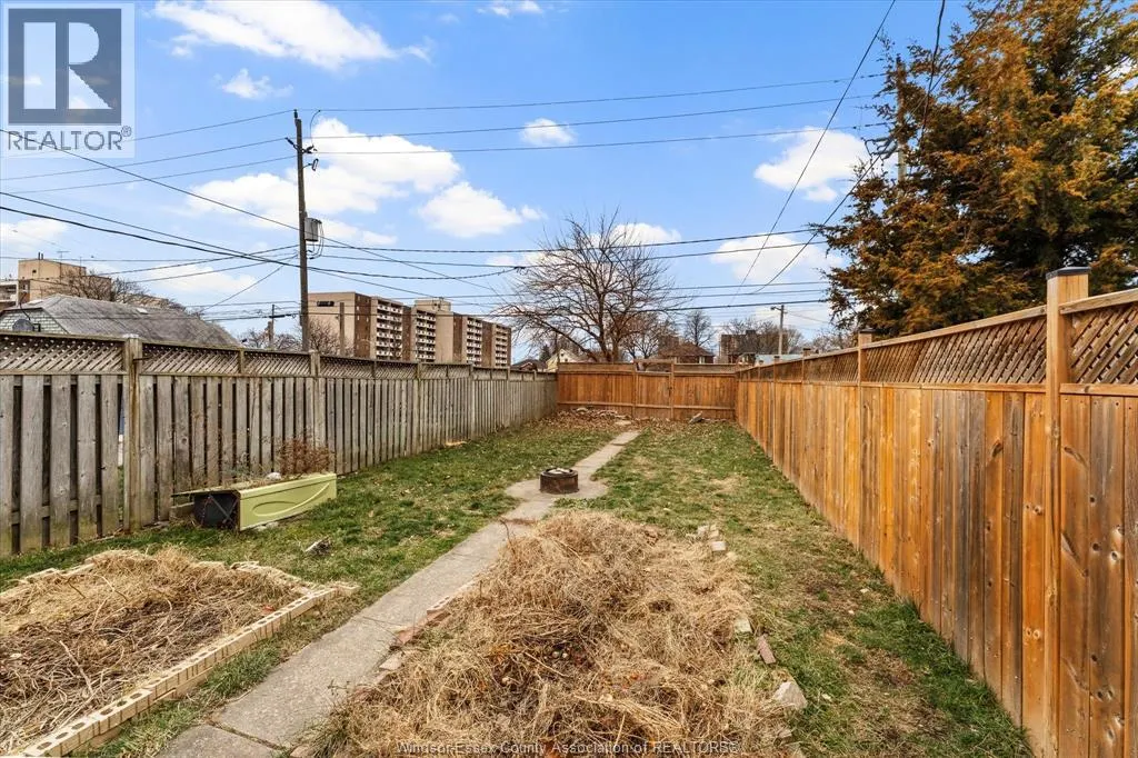 749 GLENGARRY AVENUE