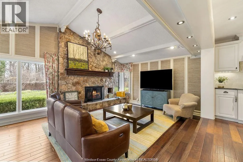 1255 TANGLEWOOD COURT
