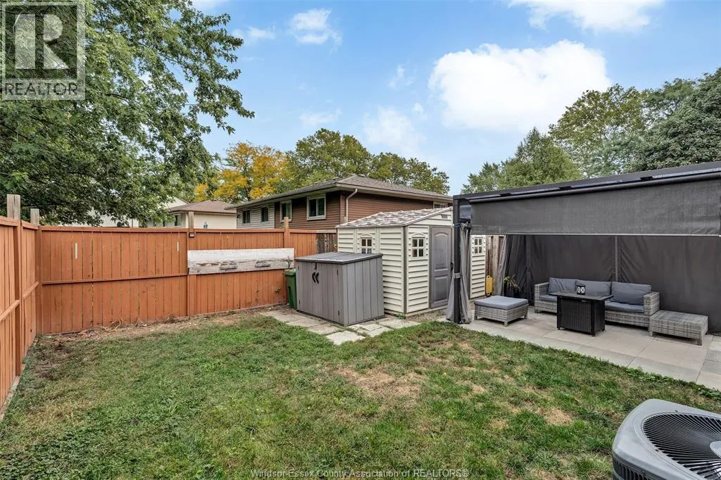 3090 FAIRLANE CRESCENT