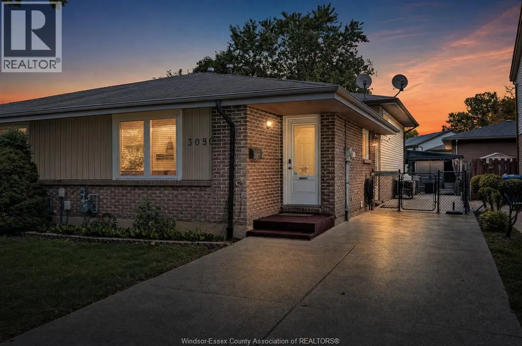 3090 FAIRLANE CRESCENT