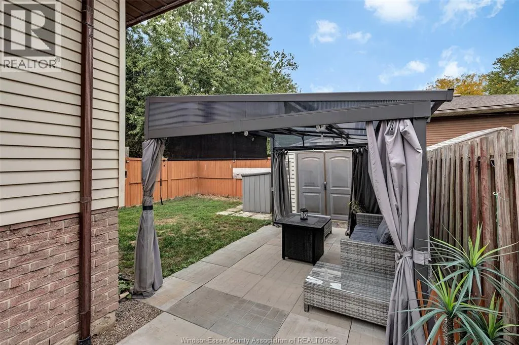 3090 FAIRLANE CRESCENT