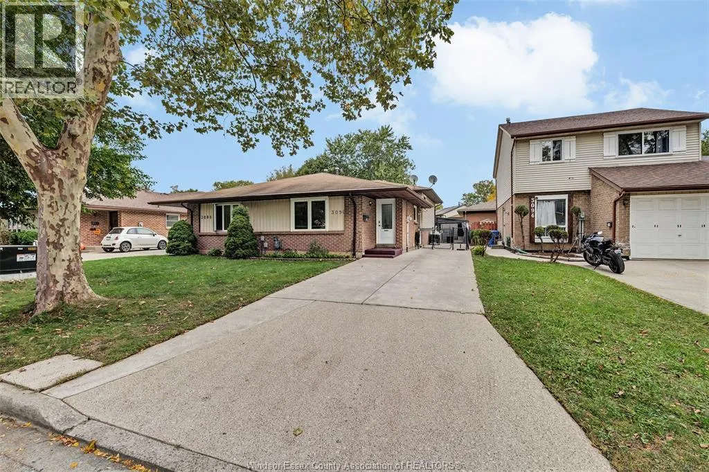 3090 FAIRLANE CRESCENT