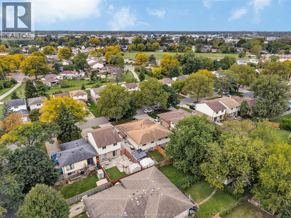 3090 FAIRLANE CRESCENT