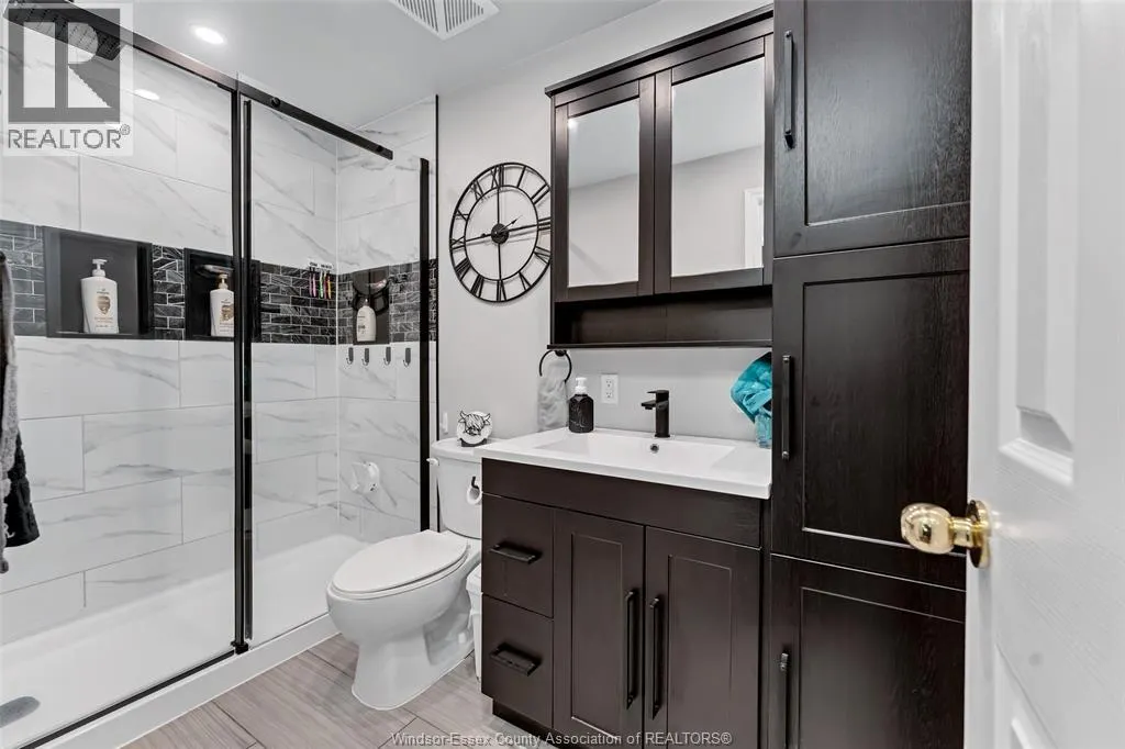 3090 FAIRLANE CRESCENT