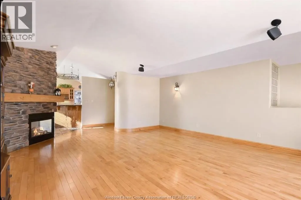 555 REVLAND DRIVE Unit# UPPER