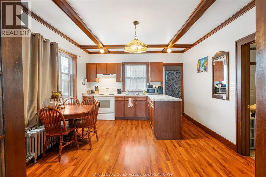 1441 RIVERSIDE DRIVE East