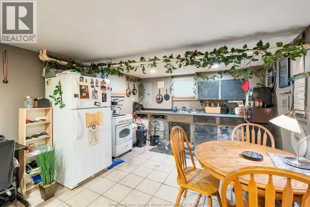 1441 RIVERSIDE DRIVE East